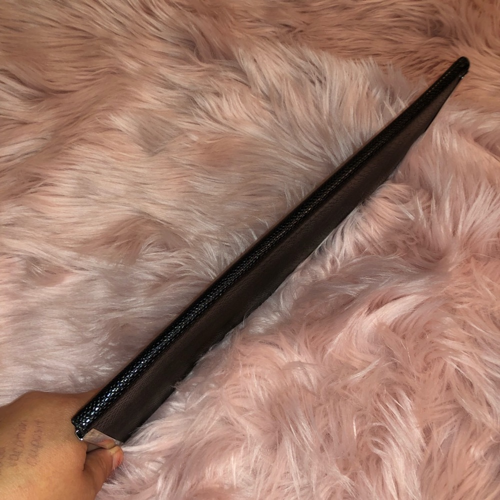 Super slim and sleek crocodile envelope clutch - Picture 7 of 7